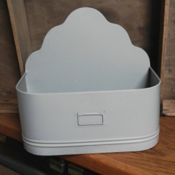 Farmhouse metal hanging organizer - Picture 1 of 3